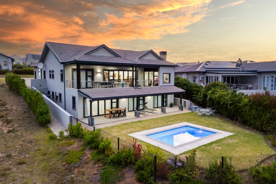 4 Bedroom Property for Sale in Baron View Western Cape